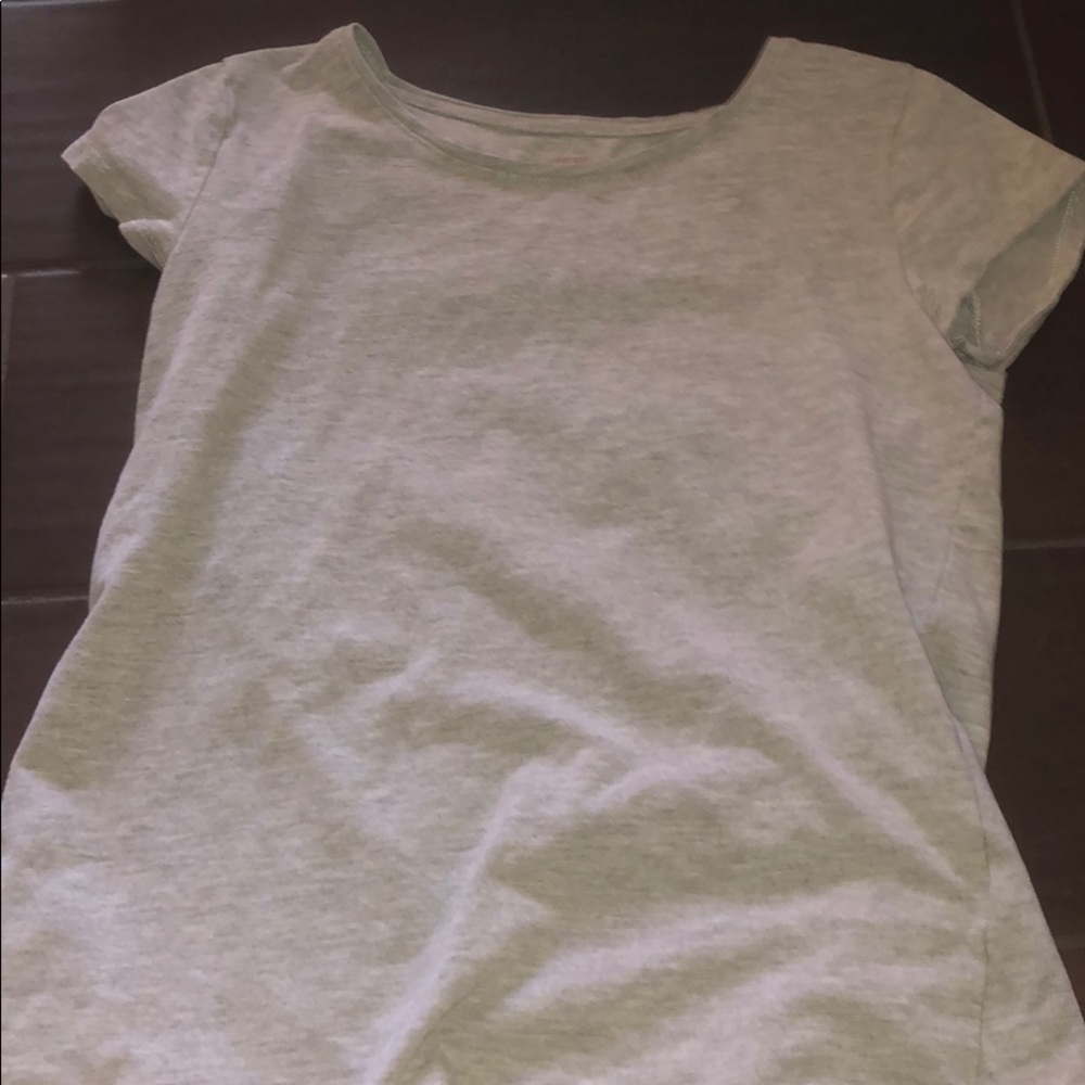 Girls grey tshirt